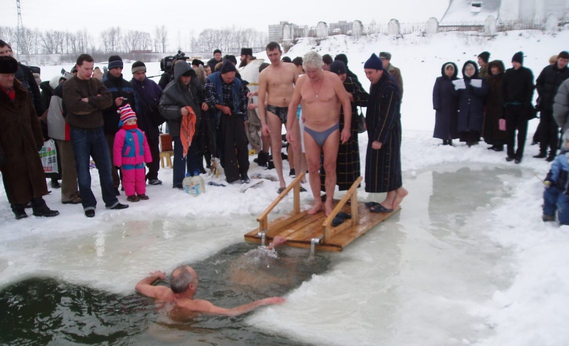 Правила безопасности для тех, кто планирует на Крещенский сочельник